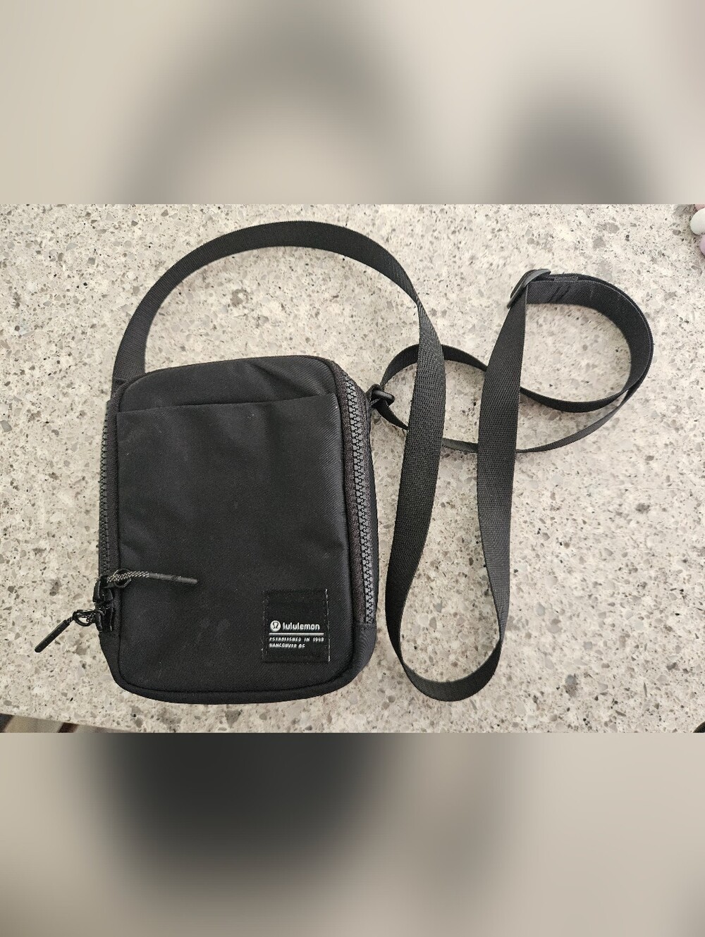 lululemon athletica Black Compact Crossbody Messenger